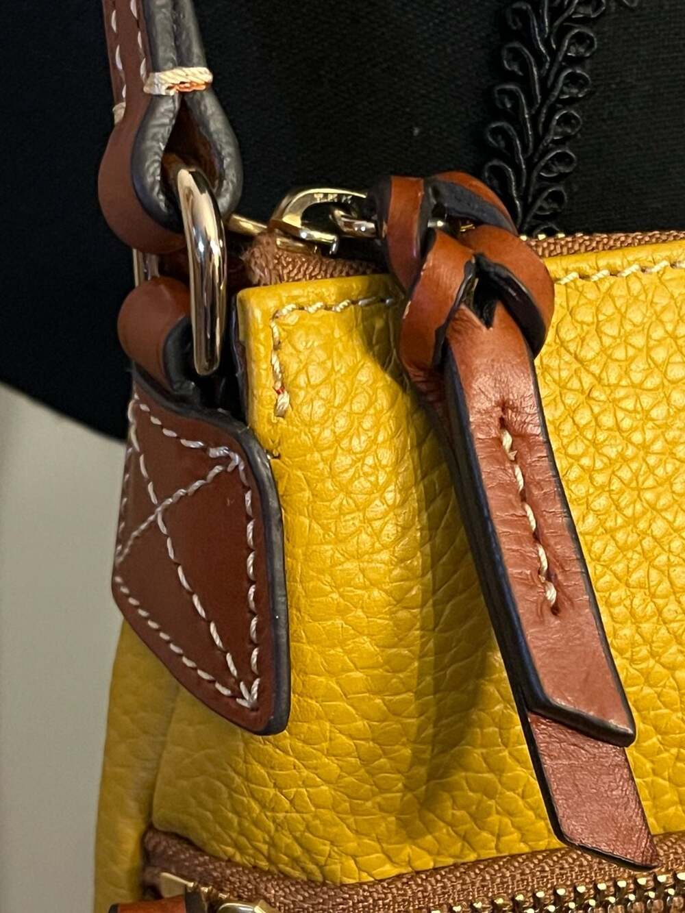 Dooney & Bourke NEW Mustard Yellow Pebble Leather Large Crossbody Purse and Matc - Picture 12 of 15